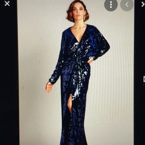 STUNNING Tadashi Shoji formal gown.